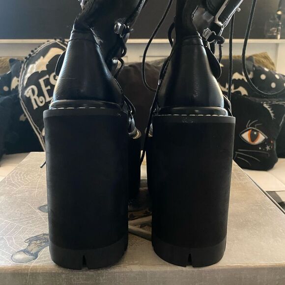 ❤️SALE ❤️Dolls Kill Goth Platforms Deep Black Silver Buckles  Accents Size 8 - Picture 7 of 13